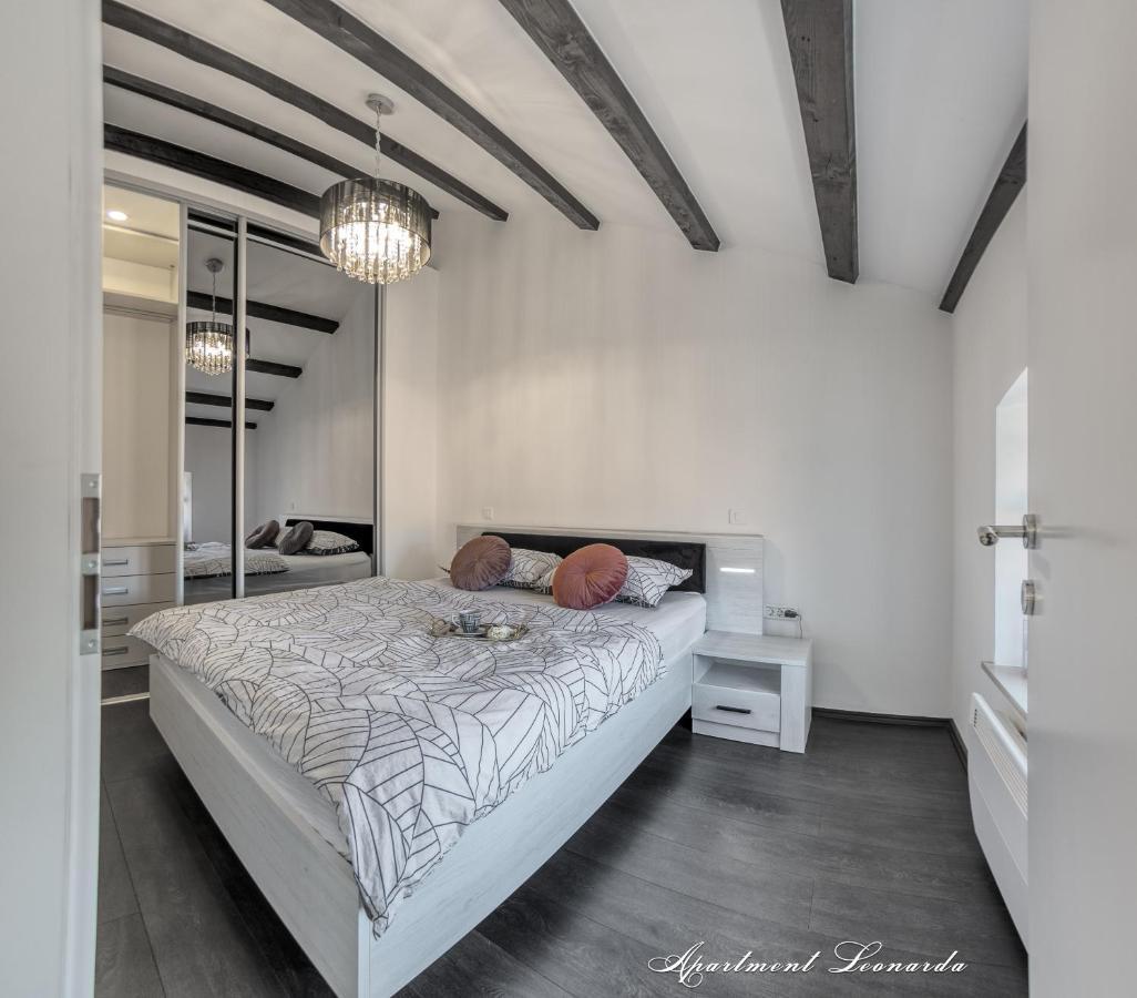Apartamento Penthouse Leonarda With Private Parking Pula Exterior foto